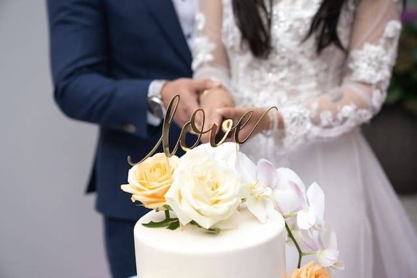 Les Meilleurs Cadeaux de Mariage Symboliques et Romantiques pour un Homme